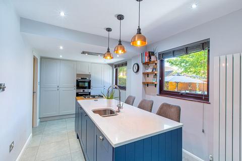 4 bedroom detached house for sale, Leeds LS8