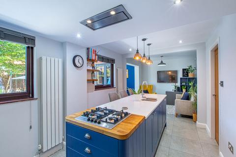 4 bedroom detached house for sale, Leeds LS8