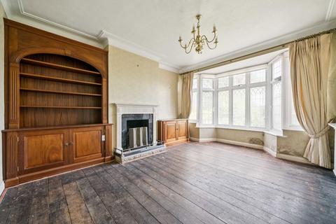 1 Lismore, London, SW19 7AZ