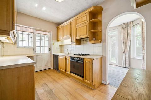 1 Lismore, London, SW19 7AZ
