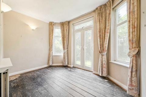 1 Lismore, London, SW19 7AZ