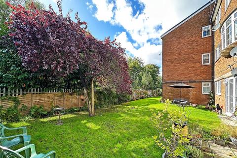 2 bedroom apartment for sale, Eskdale Drive, Timperley