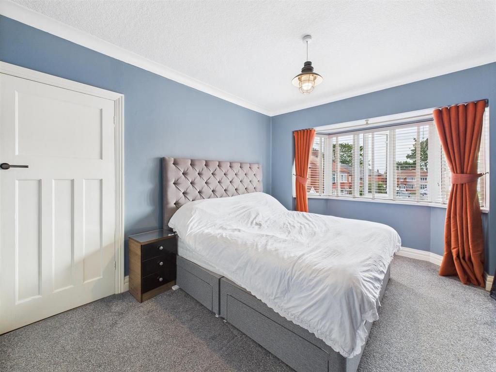 Bedroom: