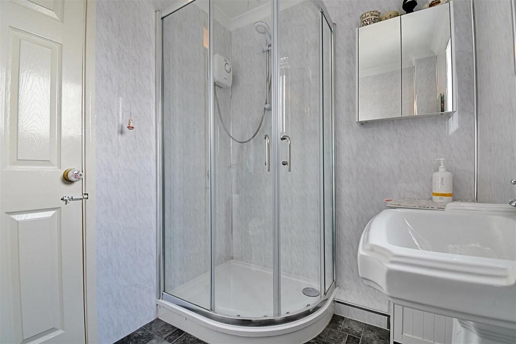 Shower Room 2.jpg