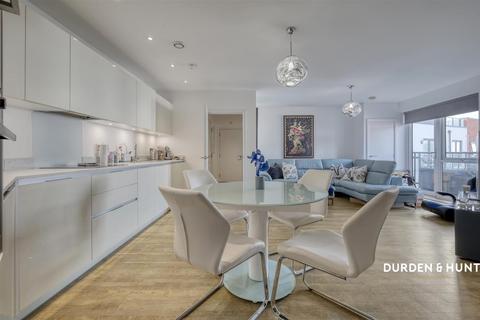 1 bedroom apartment for sale, Gubbins Lane, Harold Wood, RM3