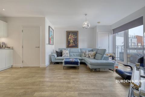 1 bedroom apartment for sale, Gubbins Lane, Harold Wood, RM3