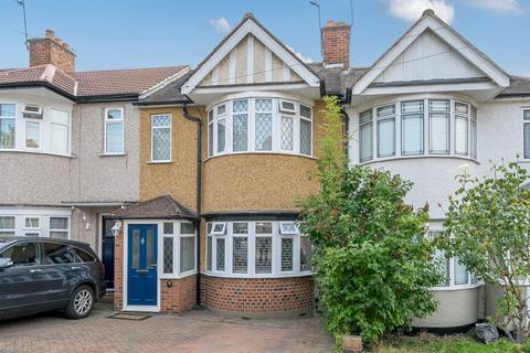 4 Barnstaple Road, Ruislip, HA4 0UP