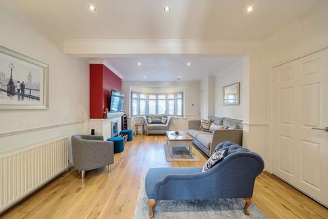 4 Barnstaple Road, Ruislip, HA4 0UP