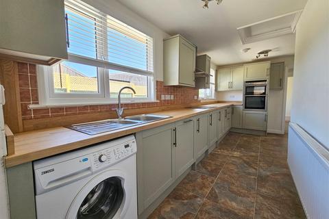 3 bedroom detached bungalow to rent, Ashford Bank, Claverley, Wolverhampton