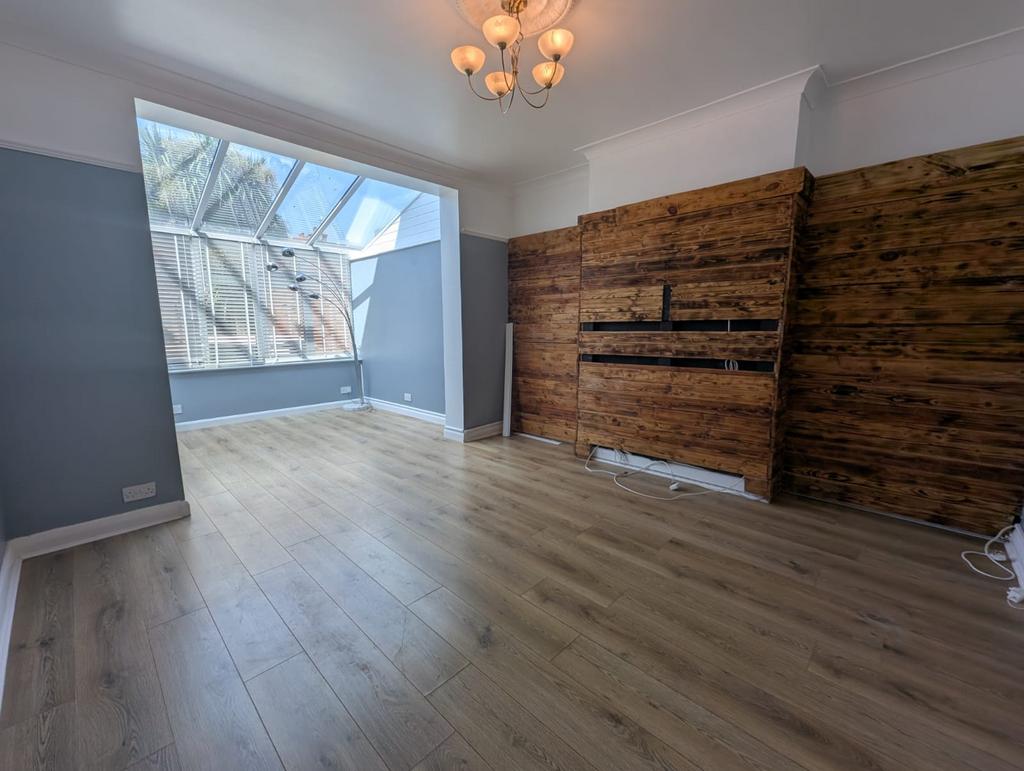 Spacious and Stylish 3-bed Family Home