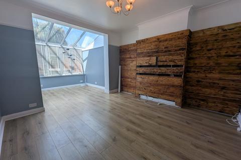 3 bedroom terraced house to rent, Thornton Heath, CR7
