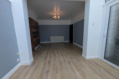 3 bedroom terraced house to rent, Thornton Heath, CR7