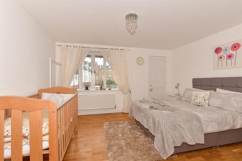 3 bedroom terraced house for sale, Stonebridge Road, Canterbury, Kent