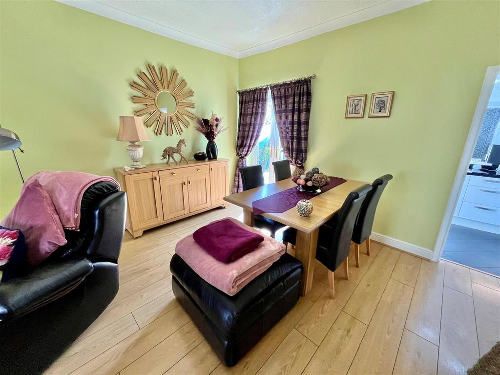 Dining Area.jpg