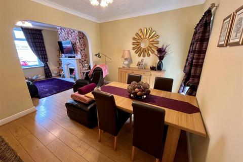 2 bedroom end of terrace house for sale, Rensburg Street, Hull