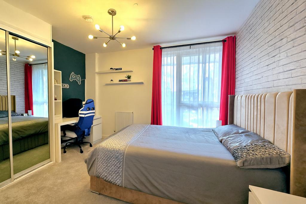 Apartment in London - More