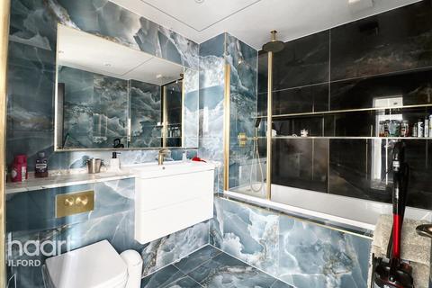 Westrow Gardens, Ilford