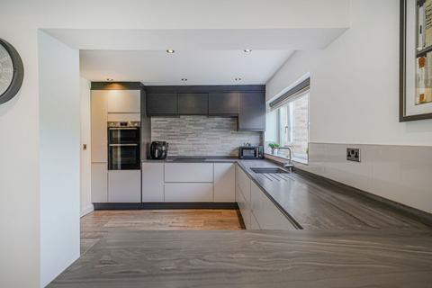 undefined, Paddocks Road, Hollywood