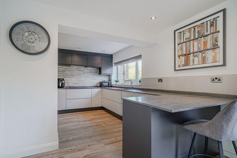 undefined, Paddocks Road, Hollywood
