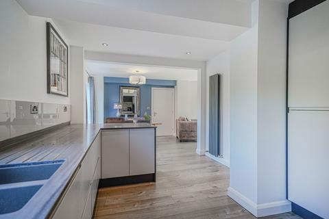 undefined, Paddocks Road, Hollywood