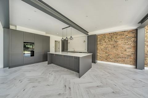 20 Lower Green Road, Esher, KT10 8HD
