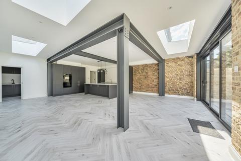 20 Lower Green Road, Esher, KT10 8HD