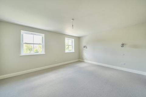 20 Lower Green Road, Esher, KT10 8HD