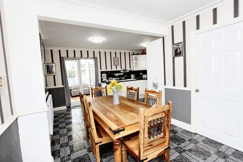 4 bedroom semi-detached house for sale, Templeton Avenue, Cardiff CF14