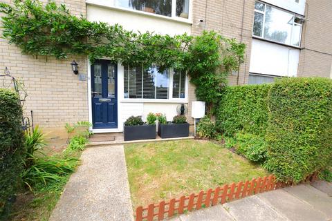 Eagle Way, Hatfield
