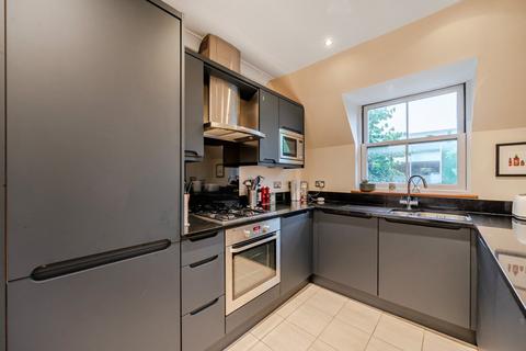 2 bedroom flat for sale, Pagoda Grove, London, SE27