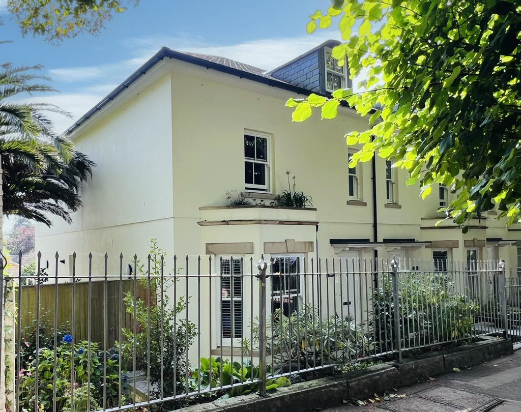 4 Bedroom End Terraced House for Sale