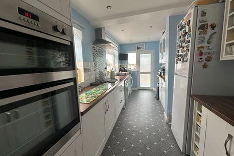 3 bedroom end of terrace house for sale, Highland Road, Torquay, TQ2 6NL