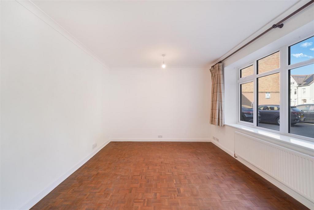 2 Circle Court, Harrowdene Road - VGr XPZ2lc8 XHz KRh