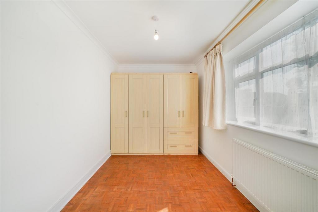 2 Circle Court, Harrowdene Road - qr H4fm5 Yf Kvkz QJq