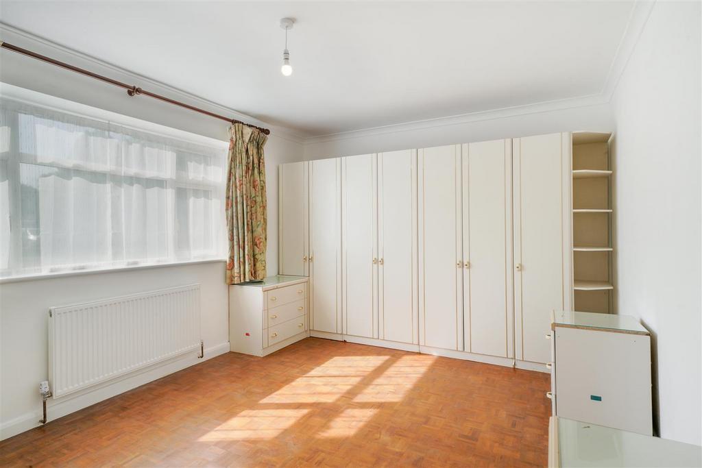 2 Circle Court, Harrowdene Road - l0w CDp LRE2 Pohc6 P