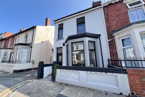 5 bedroom end of terrace house for sale, Livingstone Road, Blackpool FY1