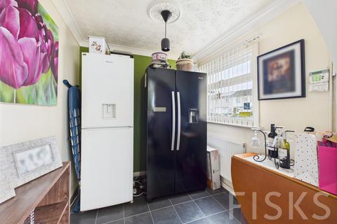 3 bedroom end of terrace house for sale, Manor Avenue, Basildon, SS13