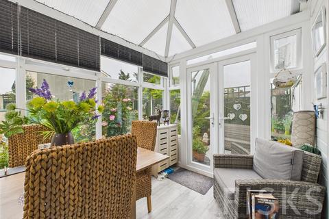 3 bedroom end of terrace house for sale, Manor Avenue, Basildon, SS13