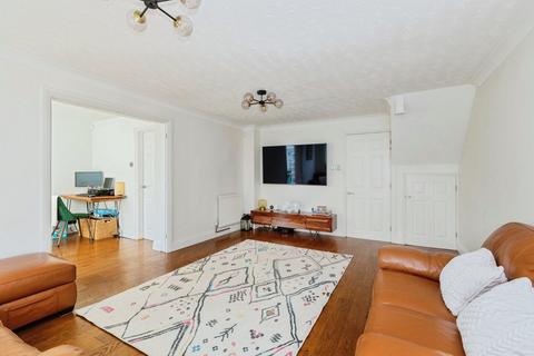 undefined, Kinnaird Close, Burnham SL1