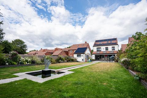 Alcester Road Burcot Bromsgrove, Worcestershire, B60 1FE