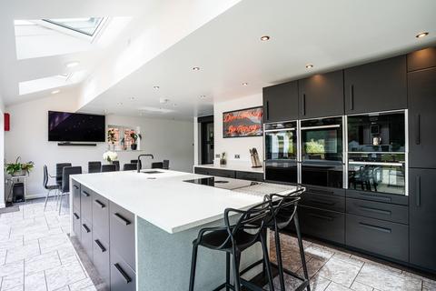 5 bedroom detached house for sale, Alcester Road Burcot Bromsgrove, Worcestershire, B60 1FE