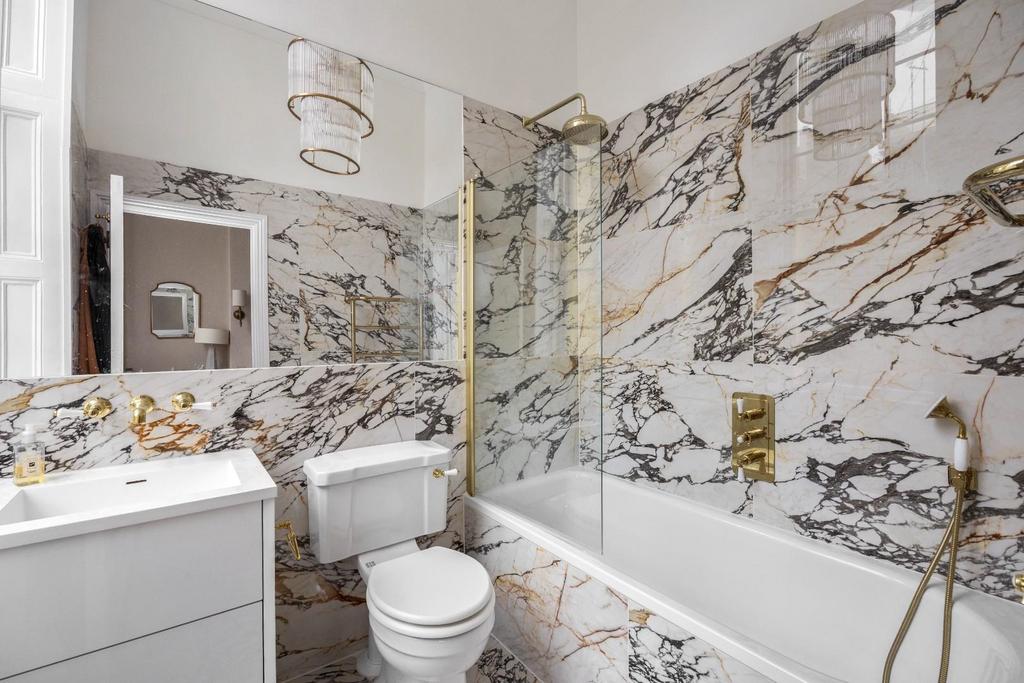 Brunswick Terrace, 42 Flat 6-018.JPG