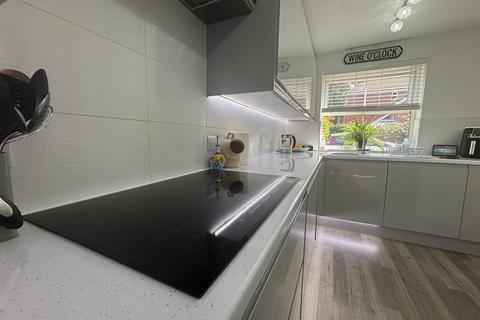 undefined, Haskins Drive, Farnborough GU14