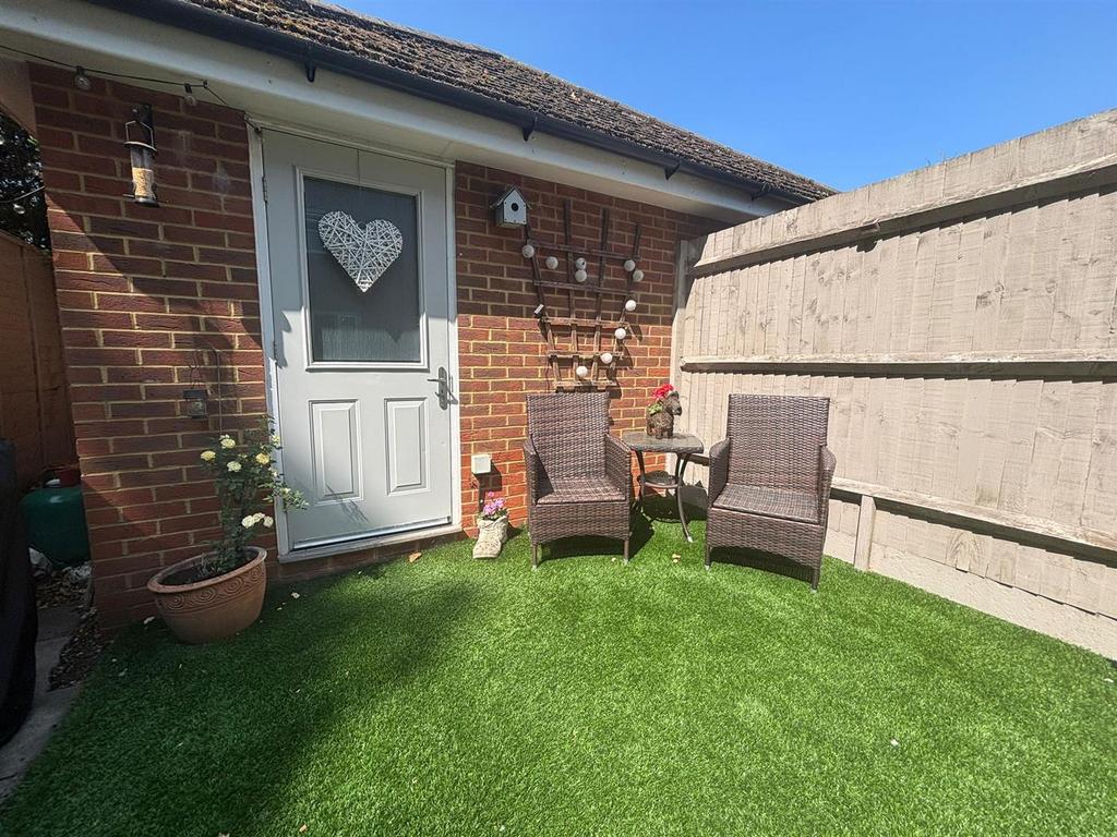 Garage &amp; Garden