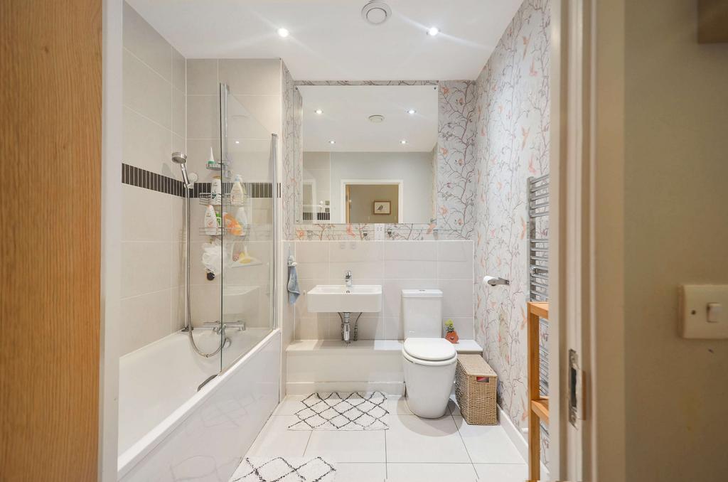 Bathroom (3) (2).jpg