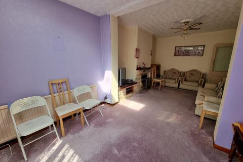 5 bedroom semi-detached house for sale, Doncaster Road, Leicester, LE4