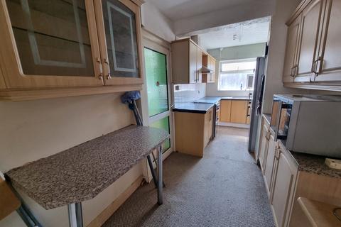 5 bedroom semi-detached house for sale, Doncaster Road, Leicester, LE4