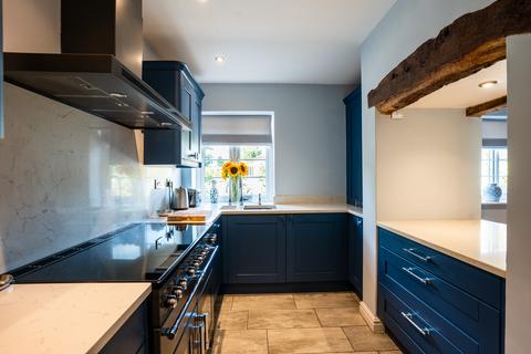 Garden Cottage Kenswick, Lower Broadheath, Worcester, WR2 6QX