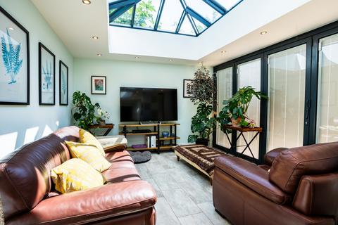 Garden Cottage Kenswick, Lower Broadheath, Worcester, WR2 6QX