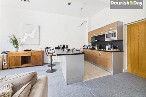2 bedroom flat for sale, The Oval, Stafford ST17
